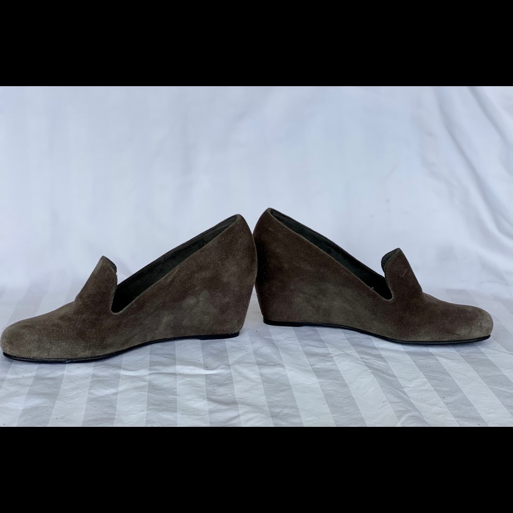 Stuart Weizmann Gray Suede Arise Wedges Sz. 6.5 M - image 5